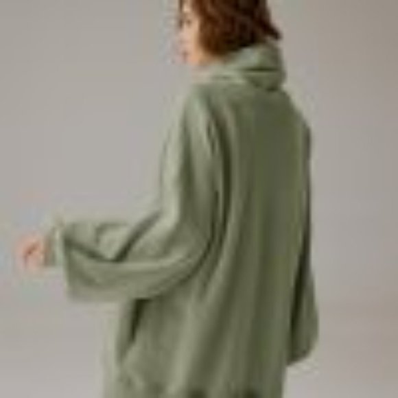 Whisper Oversize Turtleneck Sweatshirt - "price is for 2 of them" - Picture 6 of 13
